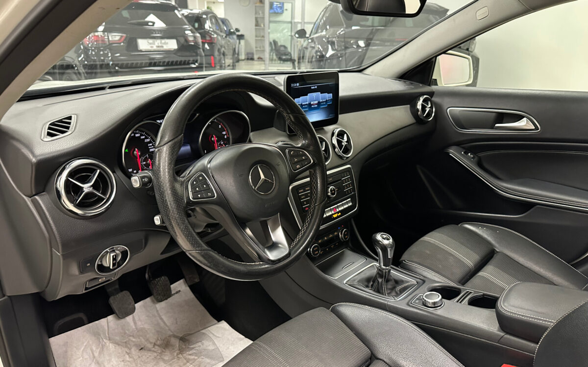Mercedes-Benz GLA 180 GLA 180 d Sport